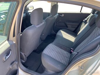 RENAULT MEGANE 1.4i 16V - 12