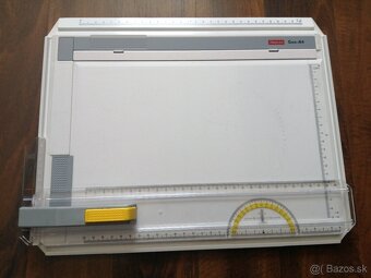 Ozdoby,Vence,Svietnik,Pivné etikety,Rysovacia doska - 12