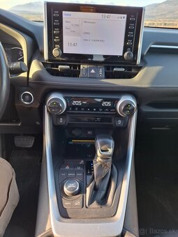 Toyota RAV4 COMFORT 2.0 Benzín 4x4 automat 33 000km - 12