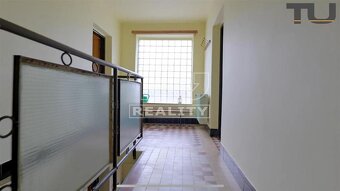 TUreality ponúka na predaj rodinný dom v obci Medzibrod... - 12