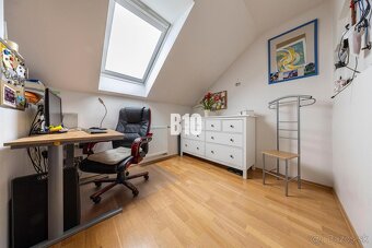 PONUKA uprostred VINOHRADU - dvojpodlažný rodinný dom s PEKN - 12