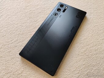 ZTE Nubia Redmagic 9 Pro. 12gb+12gb/256gb. Čierna metalízaa. - 12