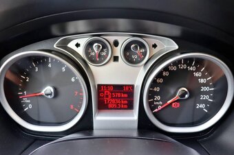 Ford Focus 1.6 16V Duratec Classic X - 12