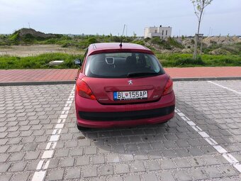 Peugeot 207 1.4i 65 kW - 12