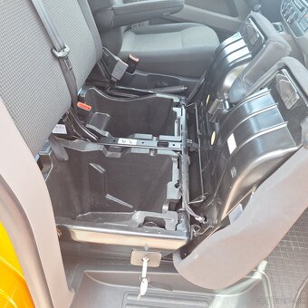 Volkswagen T6 Kombi Transporter 2.0 TDI 150k BMT - 12