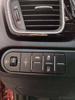 KIA CEED 1,5 T-GDI GOLD, GOLD + MY 2025 - 12