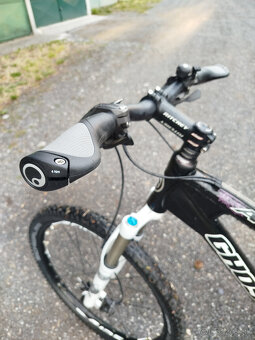 celoodpruzeny Ghost MISS AMR 5700 - 12