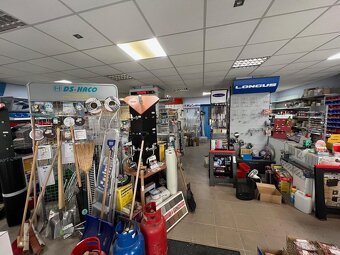 Rodinný dom/predajňa - 12