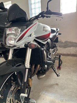 Honda Hornet 600 - 12