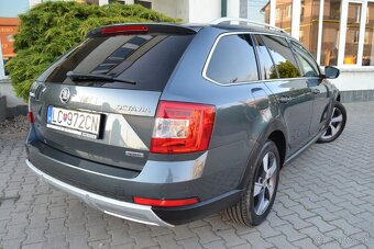 ŠKODA OCTAVIA COMBI SCOUT III 2.0 TDI, KOŽA, ŤAŽNÉ, WEBASTO - 12