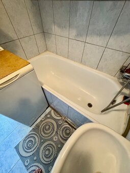 Na predaj veľký  2 izbový byt o výmere 75 m2 Nábrežná ulica - 12