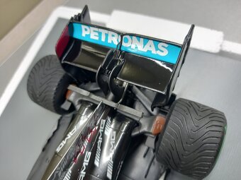 F1 MERCEDES W12 HAMILTON VÍTĚZ GP RUSKA 2021 SPARK 1:18 - 12