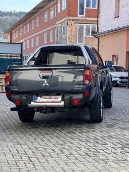 Mitsubishi L200 - 12