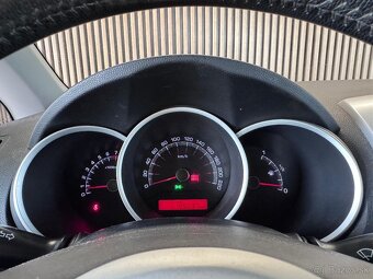 KIA Venga 1.4 Benzín 2010 - 12