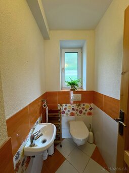 NA PREDAJ PRIESTRANNÝ RODINNÝ DOM - CHRENOVEC - 12