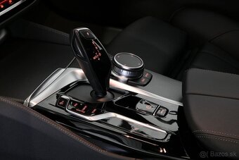 BMW 530d xDrive Touring G31 210kW MPaket Pano Laser H/K Tažn - 12