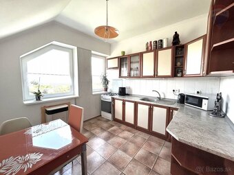 Na predaj: Priestranný rodinný dom s dvoma bytovými jednotka - 12