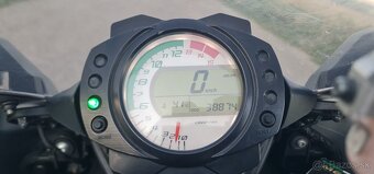 Kawasaki ZX10R - 12