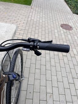 Trekingovy bicykel Kellys Cliff 90 28” 19 Rám - 12