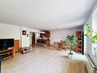 6-izb. RD Stupava, TOP lokalita, pri parku, vonkajší bazén,  - 12