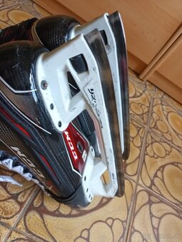 Brankárske korčule CCM Jetspeed FT2, 8,5 D, (užší provedení) - 12