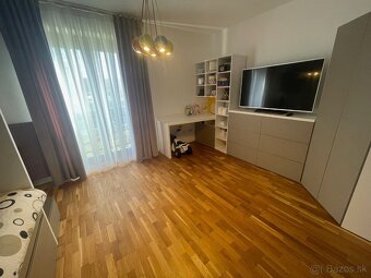 PRE NÁROČNÝCH 3-izbový byt 110m2 pri parku, Stromová ul. Pi - 12