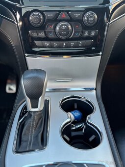 Jeep Grand Cherokee 6.4 Hemi SRT 1.Majiteľ - 12