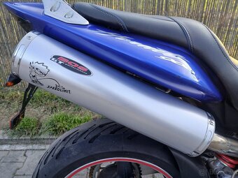 Honda CB900F Hornet - 12
