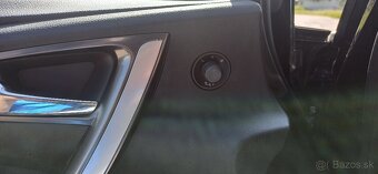 Opel Astra Sports Tourer (2011) - 12