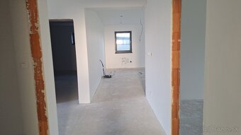 Elegantná novostavba  RD s dvojgarážou v Suchohrade - 12
