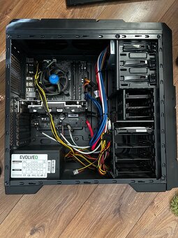 Herny PC + HyperX sluchadla a Studiovy mikrofon - 12