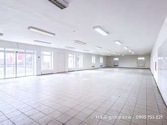 Na predaj - Komerčná budova s veľkým pozemkom - 12