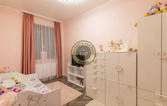 PREDAJ 7izbový rodinný dom s bazénom a saunou Mosonmagyaróvá - 12