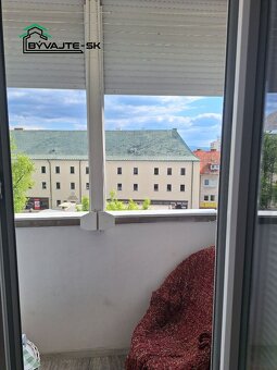 Prenájom veľkometrážneho dvojizbového bytu v Prievidzi - cen - 12