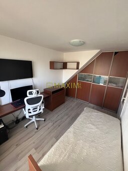 Moderný 2 izbový byt na Južnej ulici, klimatizácia, stačí sa - 12