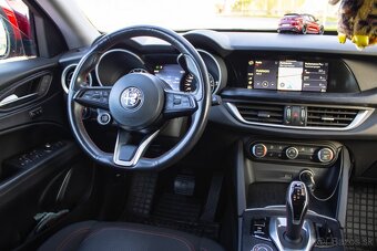 Alfa Romeo Stelvio - 12