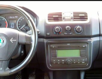 Škoda Fabia Hatchback 1,4 16V 63KW SPORT LINE - 12