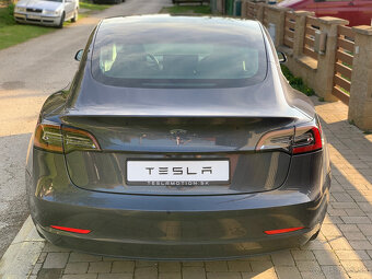 PREDANÉ Tesla Model 3 SR+ (záruka do 12/2027) - 12