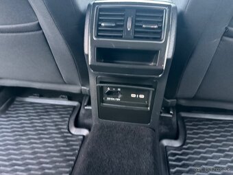 Škoda Superb 2.0 TDI Combi DSG Ambition - 12