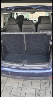 Volkswagen Touran 1.9 TDI Highline - 12