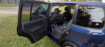 Volkswagen Touran - 12