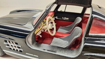 1:18 MERCEDES-BENZ 300SL - 12