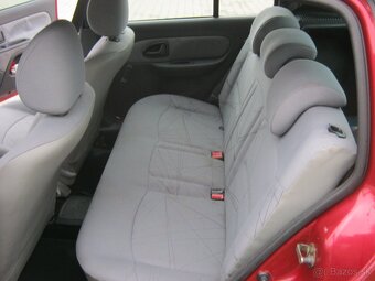 Renault clio 1,2i - 12