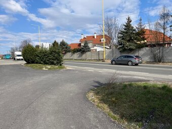 Pozemok na prenájom za 990 EUR-autobazár, parkovisko - 12