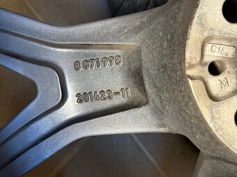 Originál R21 disky BMW + zimné pneu Pirelli (kompletná sada) - 12