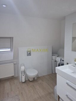 Veľkopriestorový dvojgeneračný 6 izbový dom s potenciálom – - 12