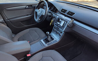 VW Passat Variant 2.0 TDI Comfortline - 12