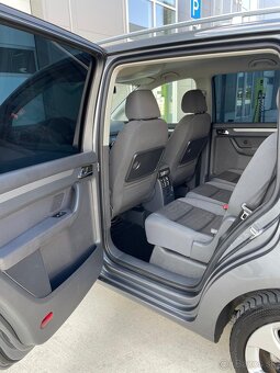 Volkswagen Touran 2.0 TDI Comfortline MT6 - 12