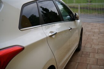 Hyundai i30 kombi - 12