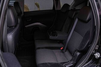 Mitsubishi Outlander 2.2 DI-D - 12